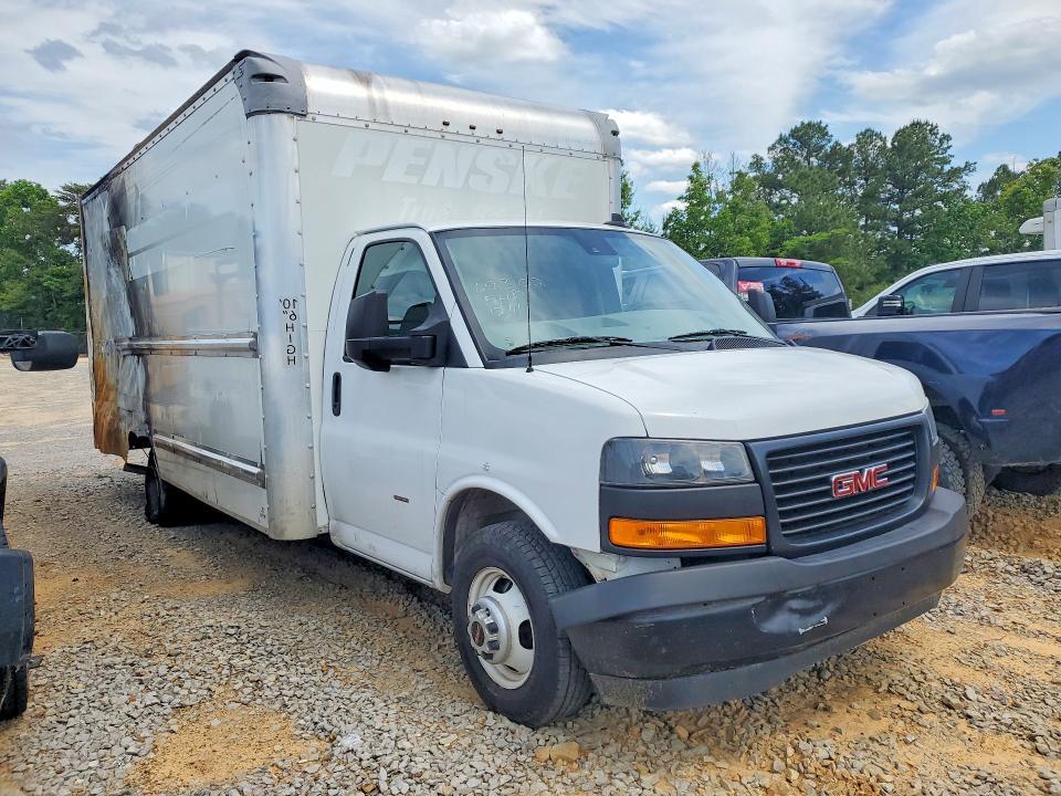 2021 GMC Savana BOX Truck