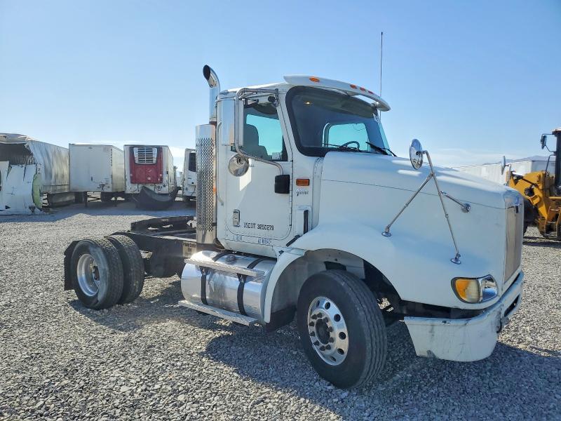 2004 International 9200I Semi Truck