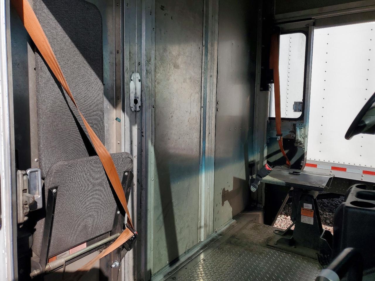 2019 Ford E450 Delivery Truck