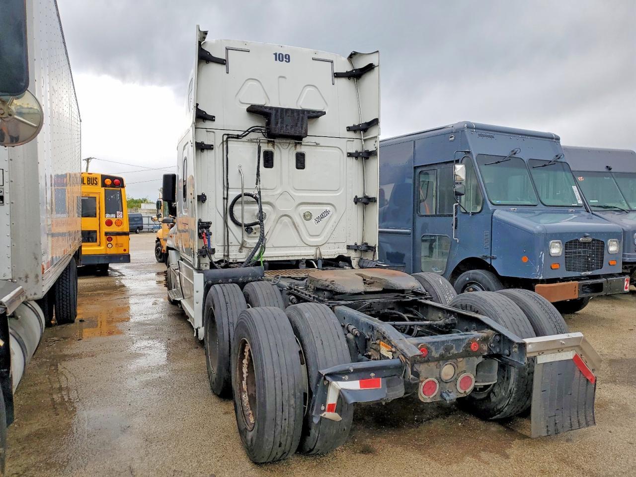 2016 Freigliner 2016 Freightliner Cascadia 125 Semi Truck