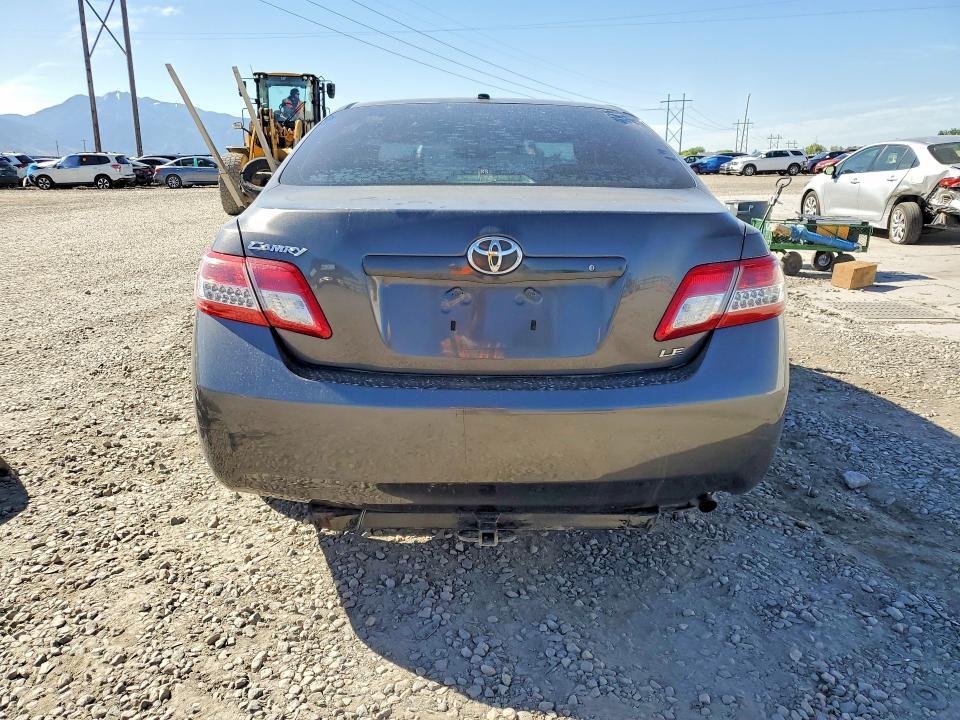 2010 Toyota Camry le