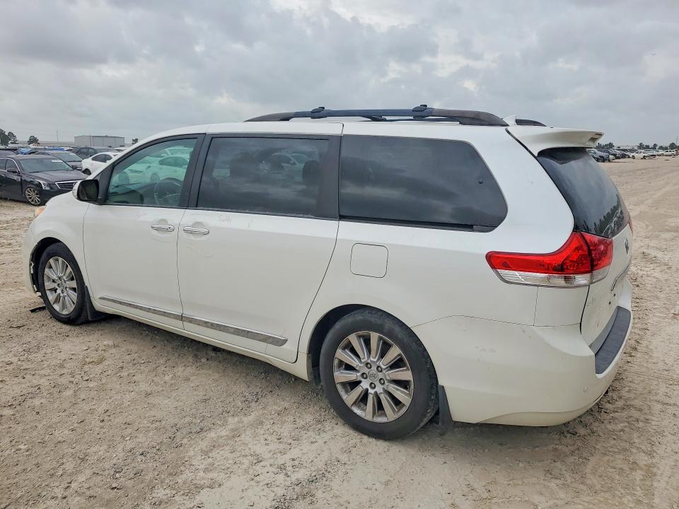 2013 Toyota Sienna Limited 7-passenger