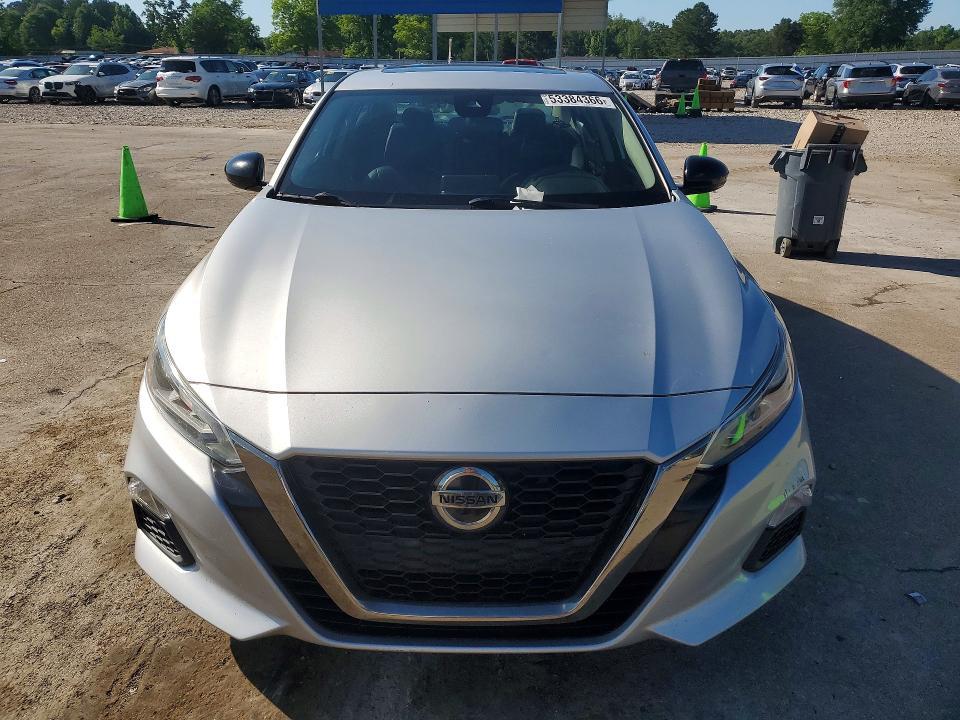2020 Nissan Altima sr