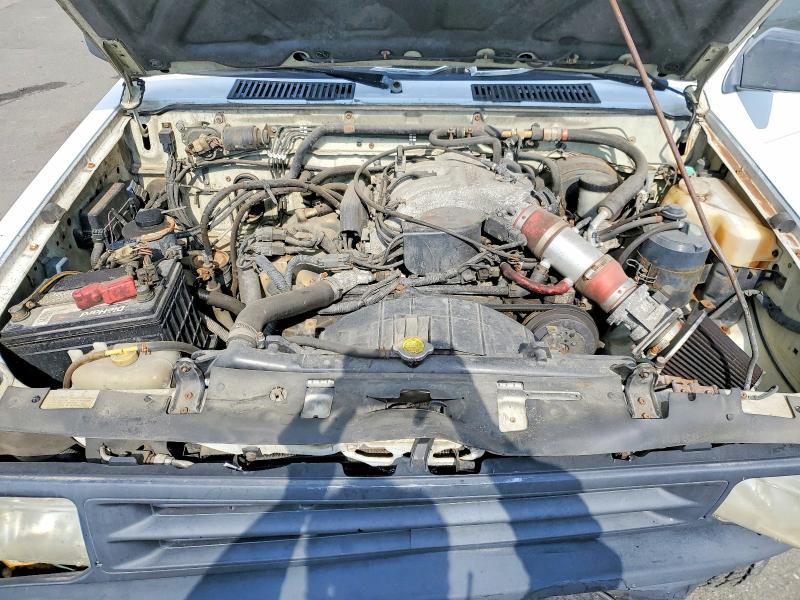 1991 Nissan Pathfinder xe