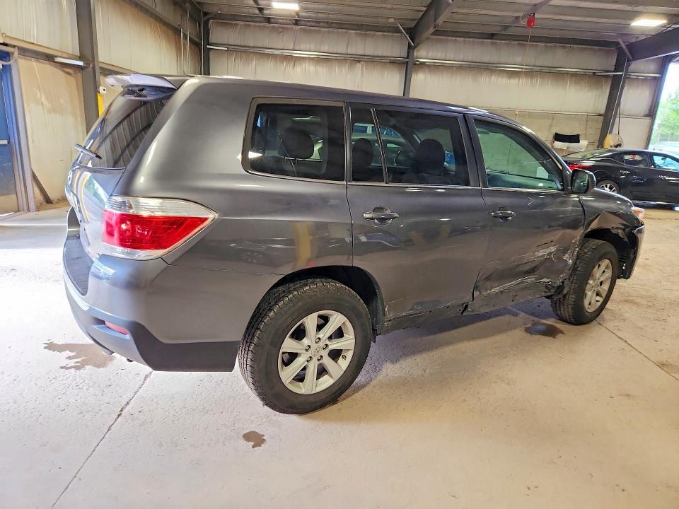 2013 Toyota Highlander Base