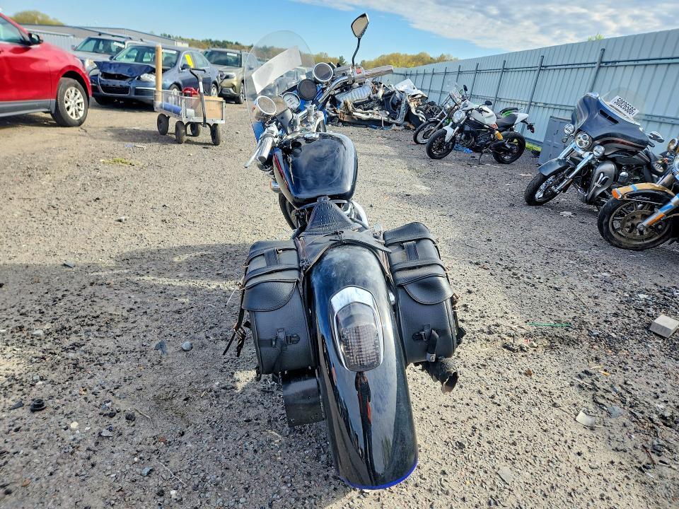 2004 Honda VT1100 C2