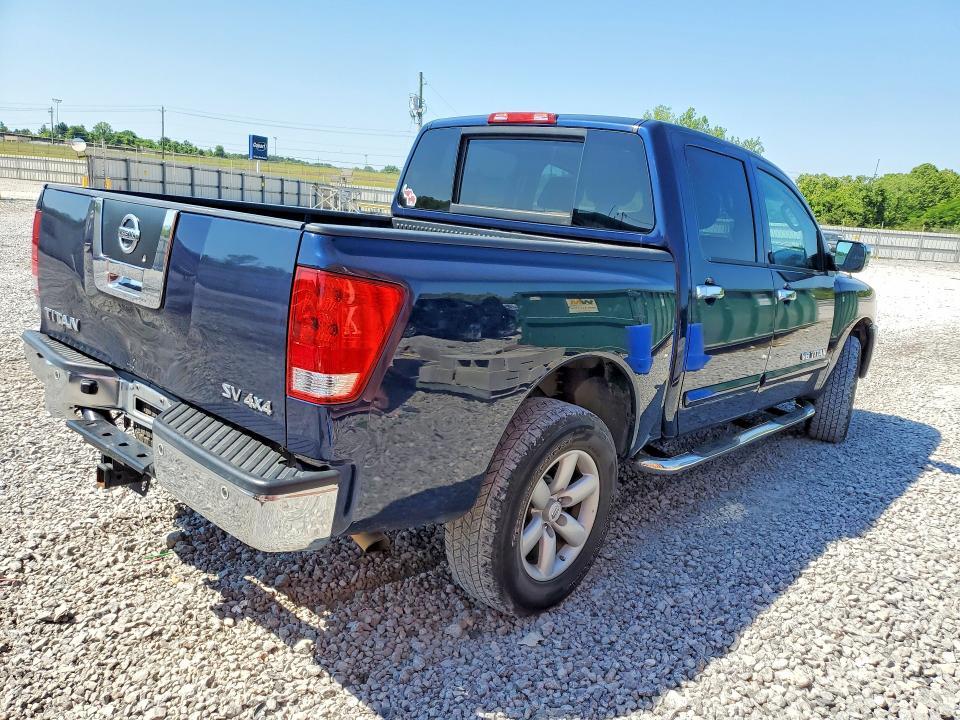 2011 Nissan Titan SV