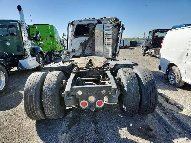 2013 Freightliner Cascadia Semi Truck