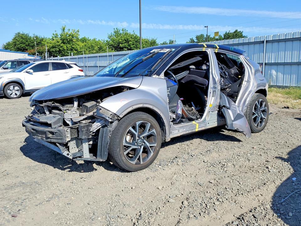 2020 Toyota C-hr xle