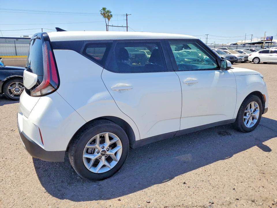 2023 KIA Soul lx