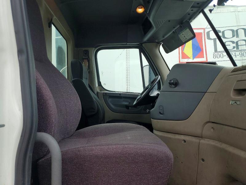 2018 Freightliner Cascadia 1-Semi Truck