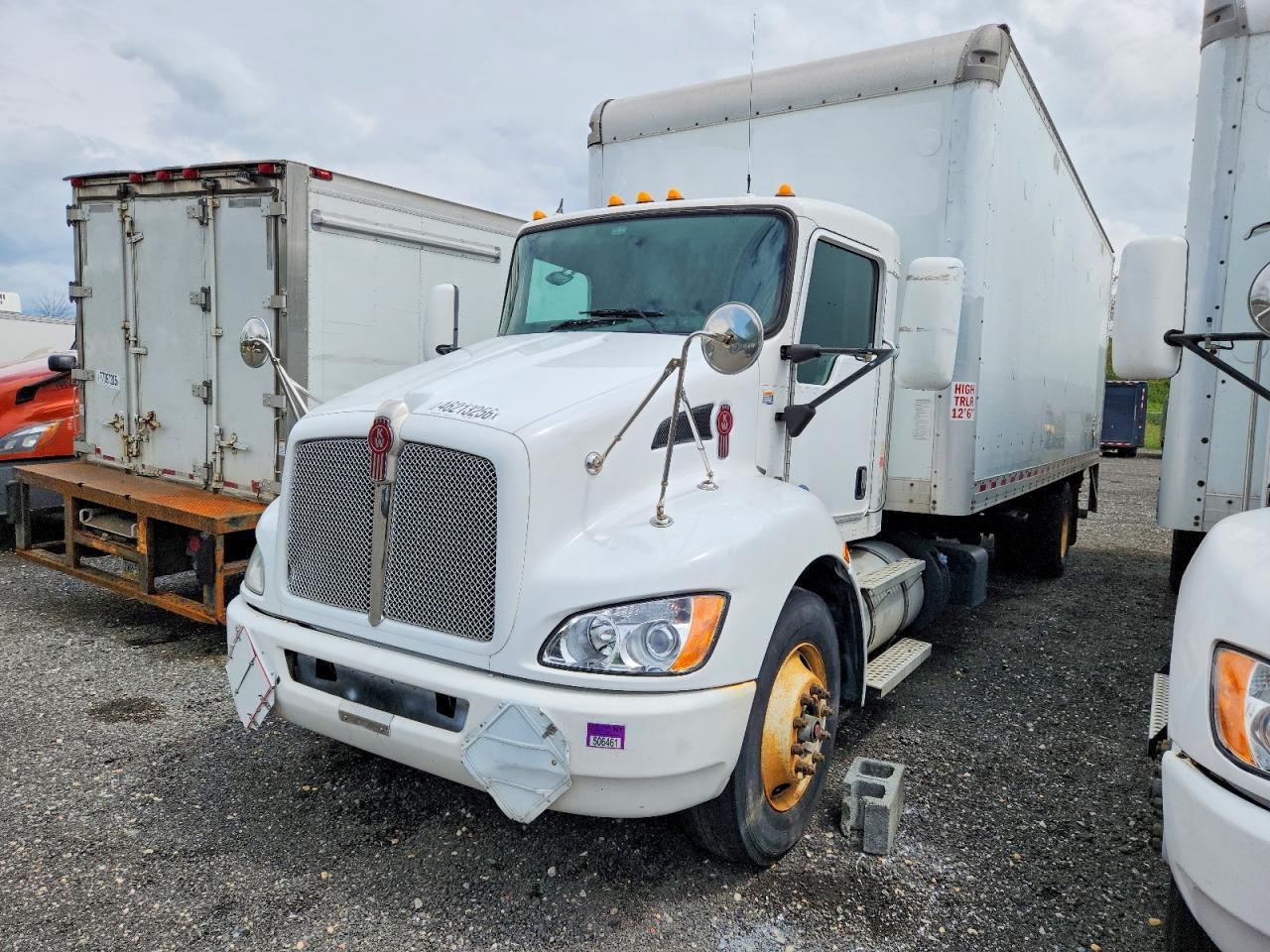 2013 Kenworth T370 BOX Truck
