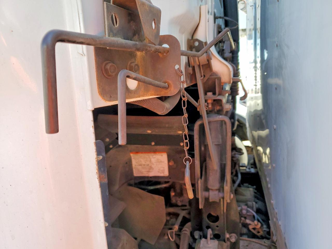 2007 Nissan Diesel UD2600 BOX Truck
