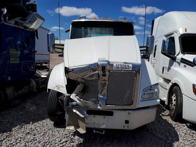 2021 Kenworth T880 Semi Truck