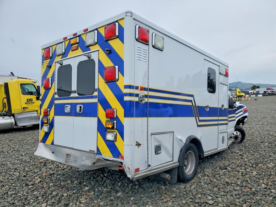 2017 Ford Econoline E350 Super Duty Cutaway Van