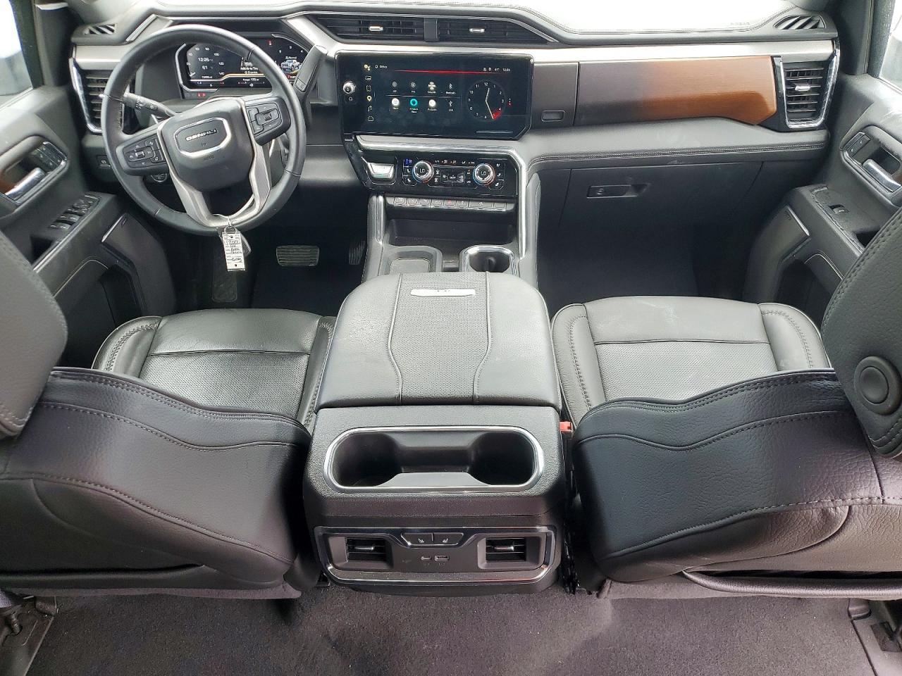 2024 GMC Sierra K3500 Denali
