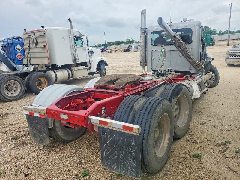 2023 Peterbilt 389