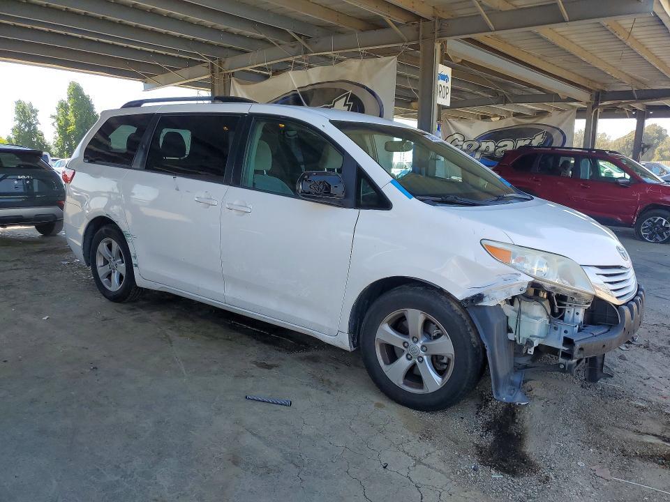 2015 Toyota Sienna le