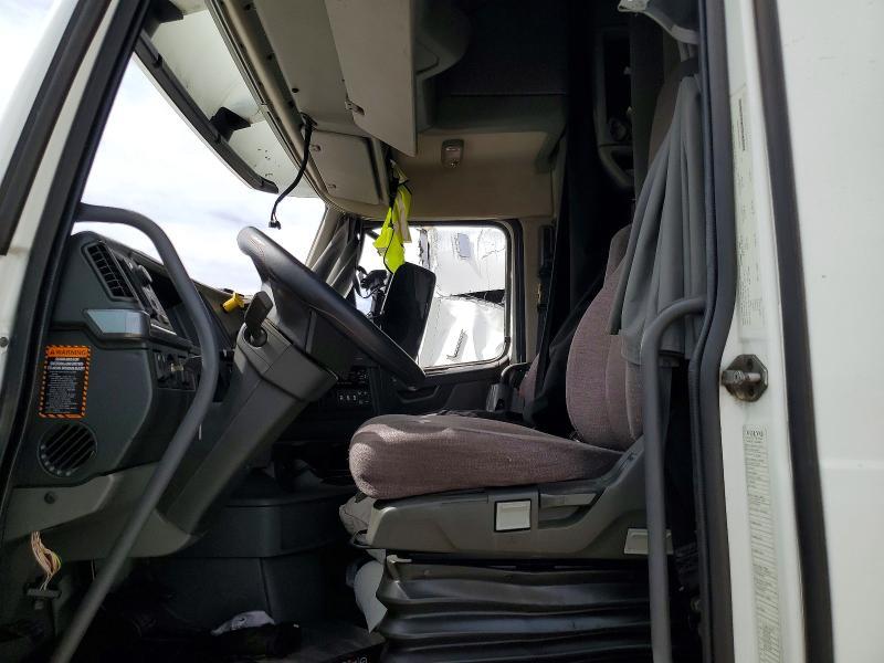 2021 Volvo VNL Semi Truck