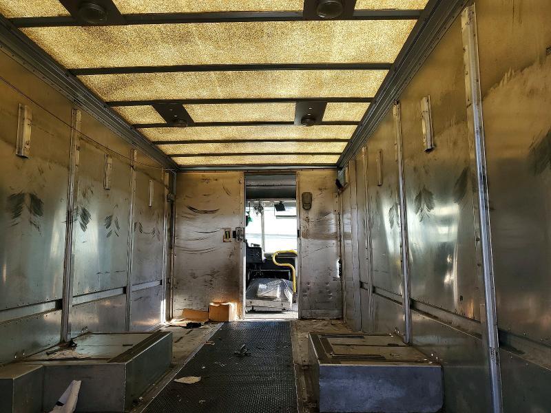 2003 Ford E450 Delivery Truck