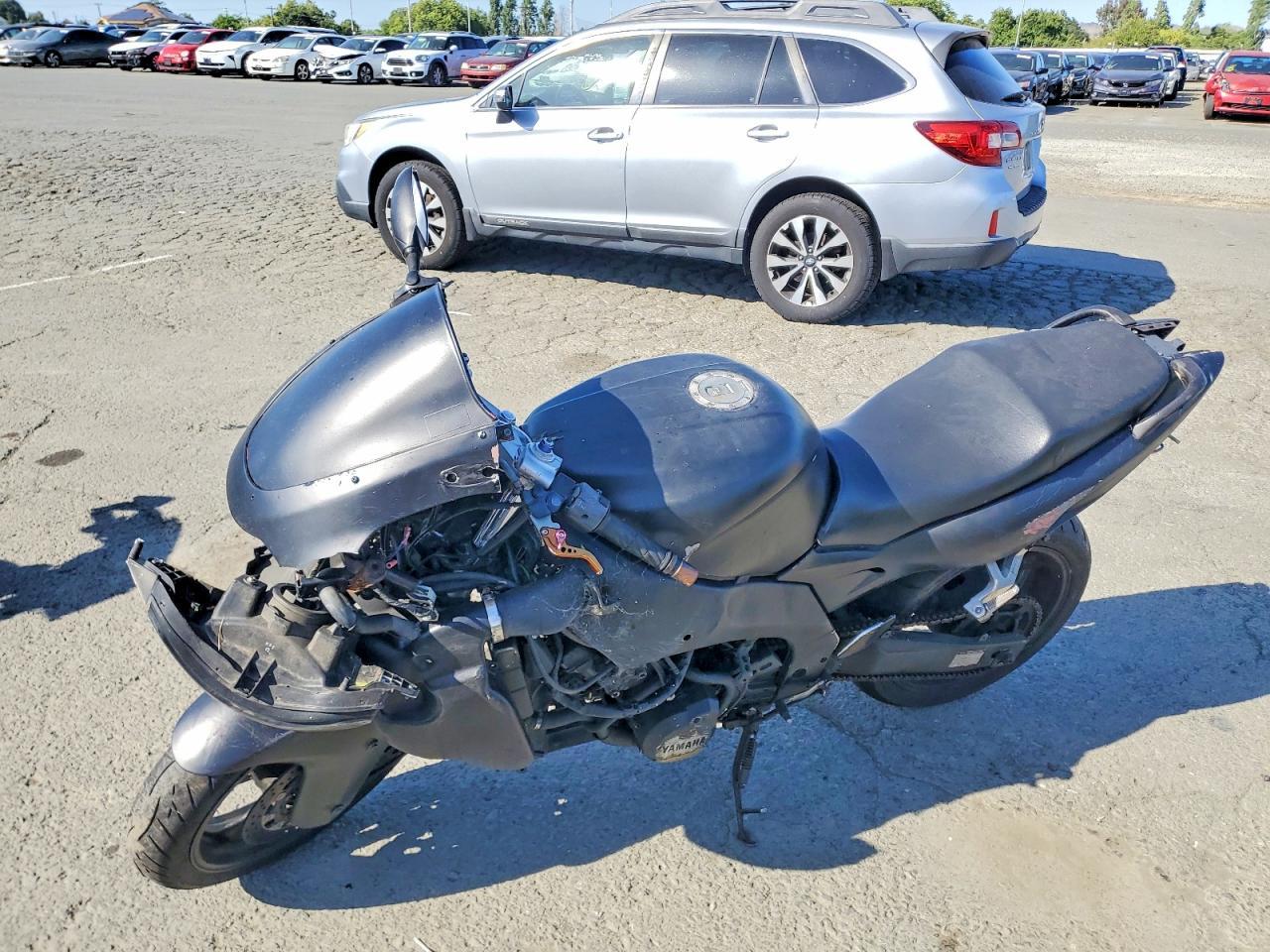 2004 Yamaha YZF600 R