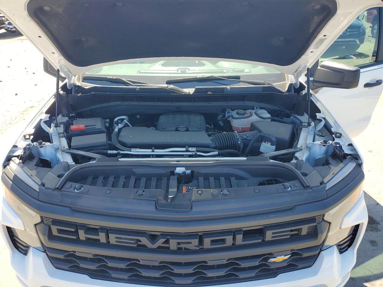 2025 Chevrolet Silverado C1500 Custom