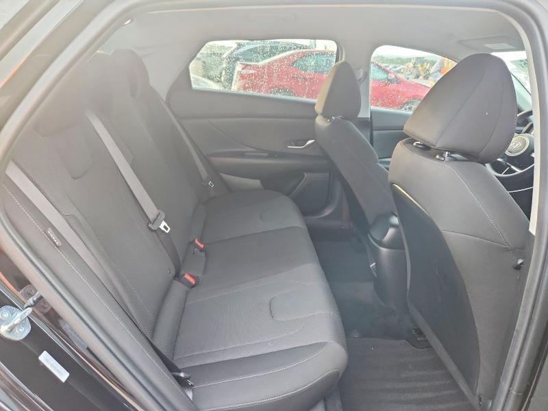 2025 Hyundai Elantra se