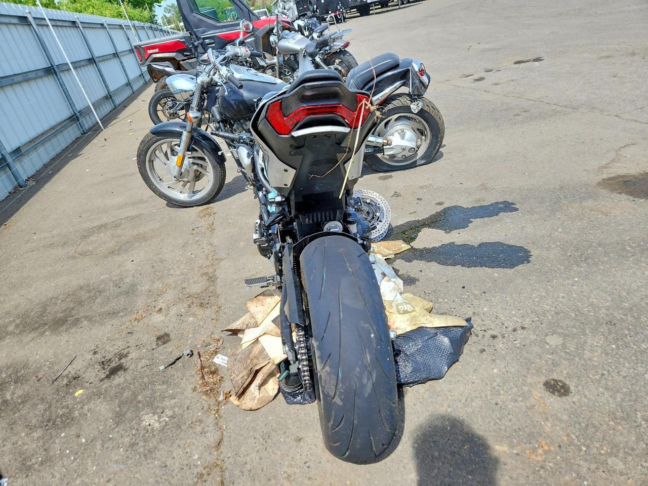 2025 Kawasaki ZR900 S