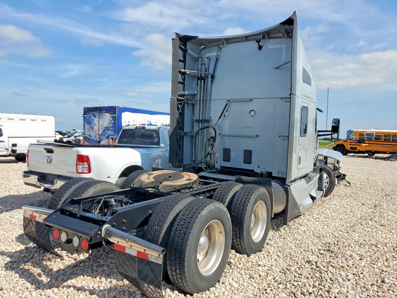 2022 Kenworth T680 Semi Truck
