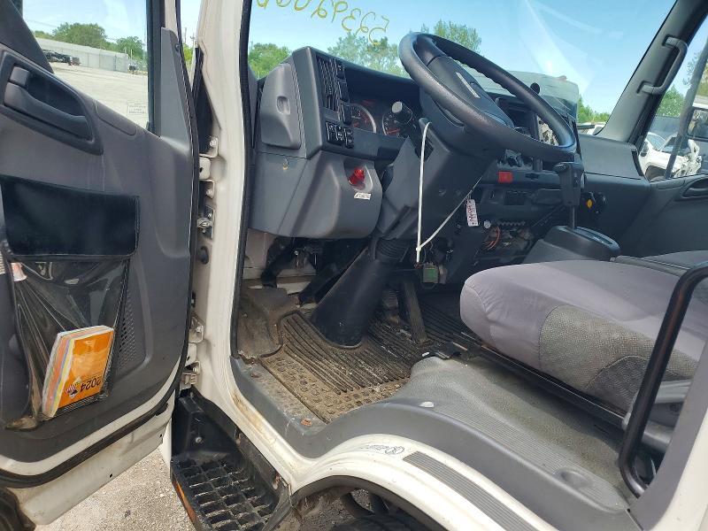 2015 Isuzu NQR Delivery Truck