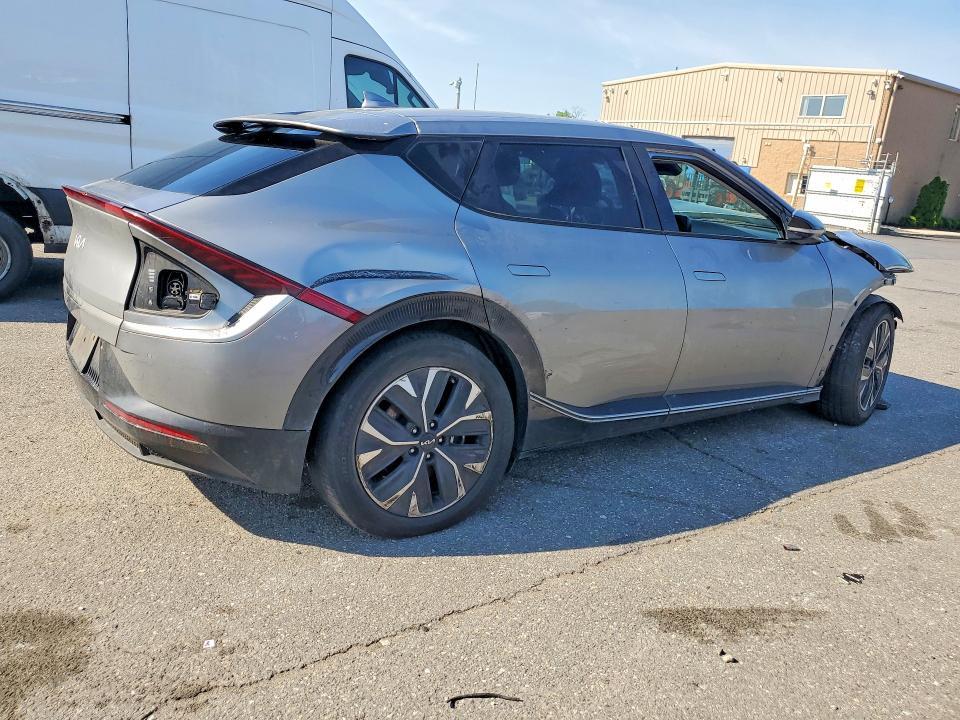 2023 KIA EV6 Wind