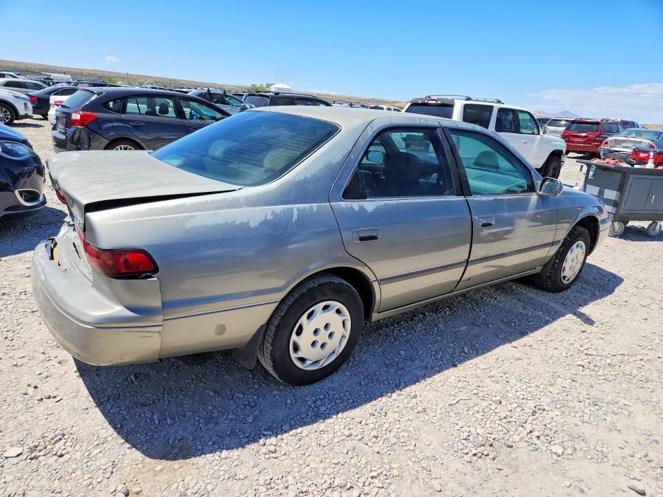 1999 Toyota Camry le