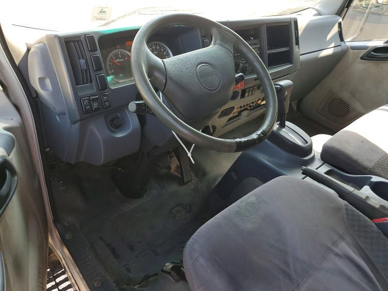 2011 Isuzu NPR BOX Truck