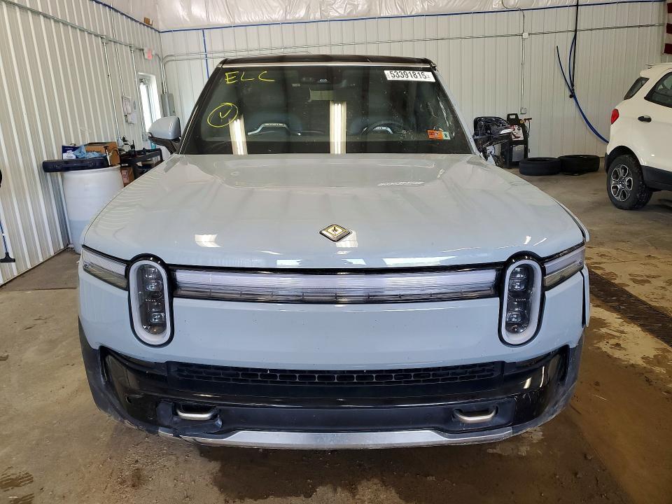 2025 Rivian R1S Adventure