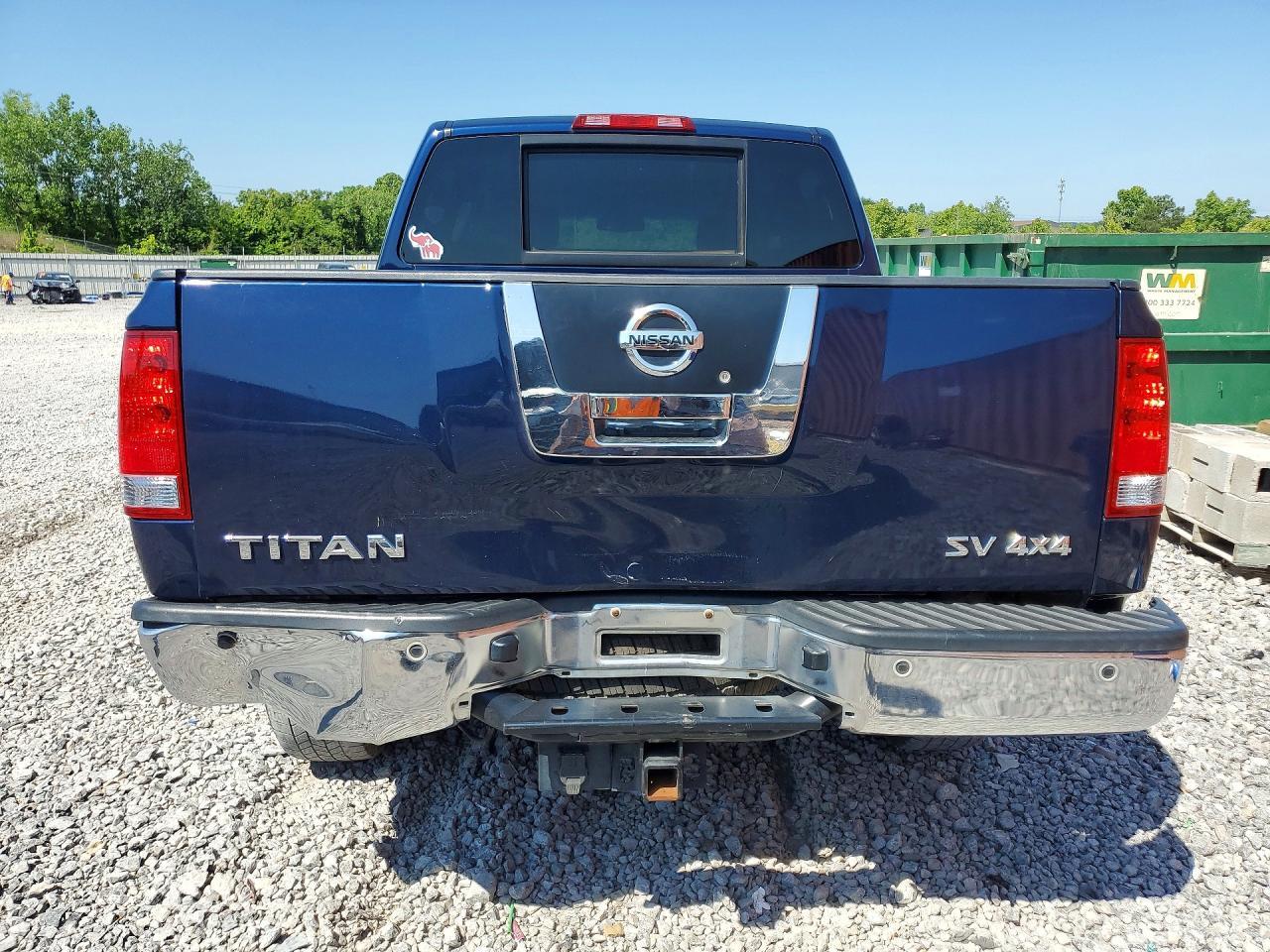 2011 Nissan Titan SV