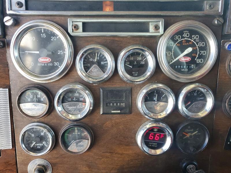 1988 Peterbilt 379 TOW Truck