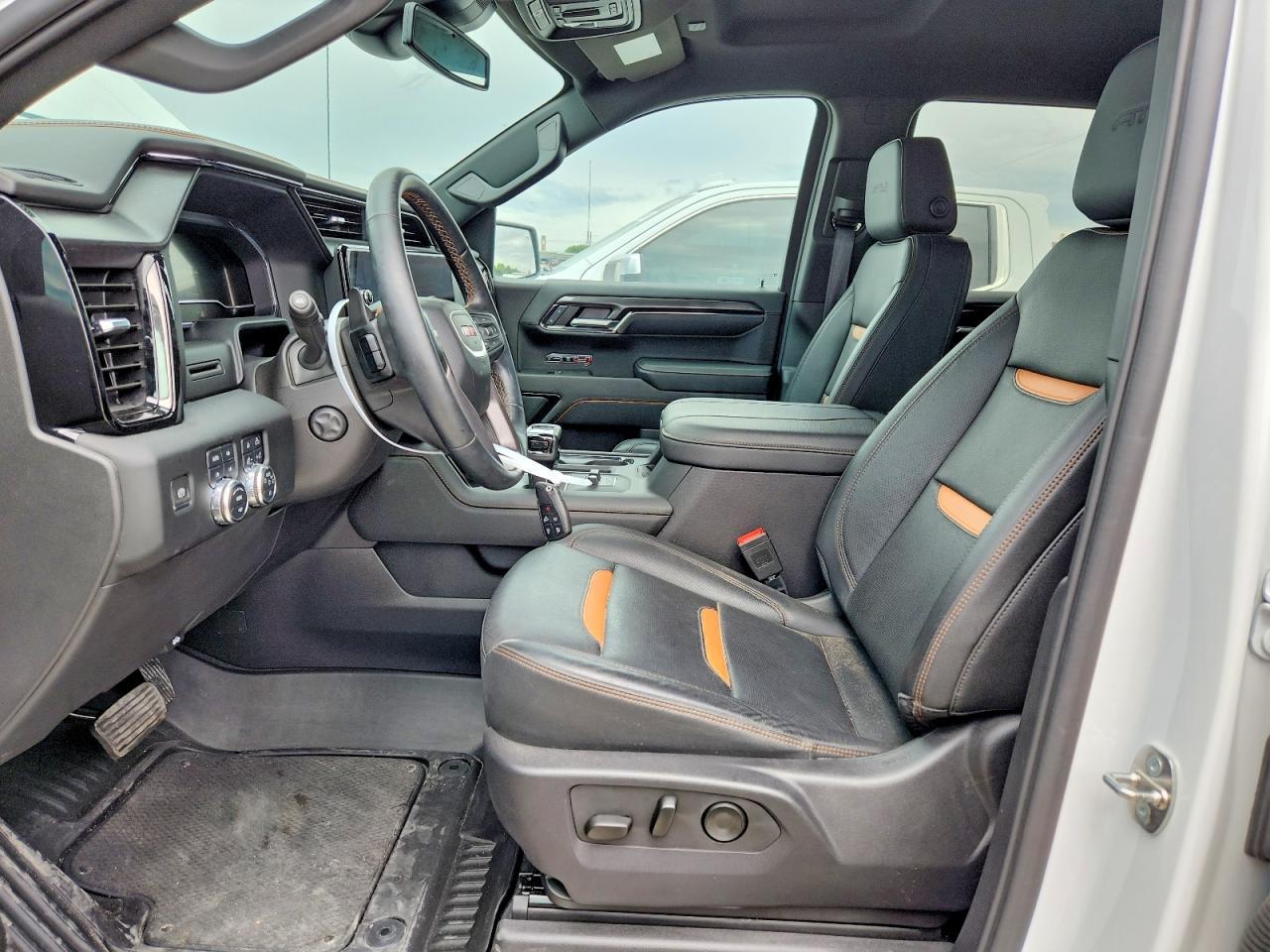 2024 GMC Sierra K1500 AT4