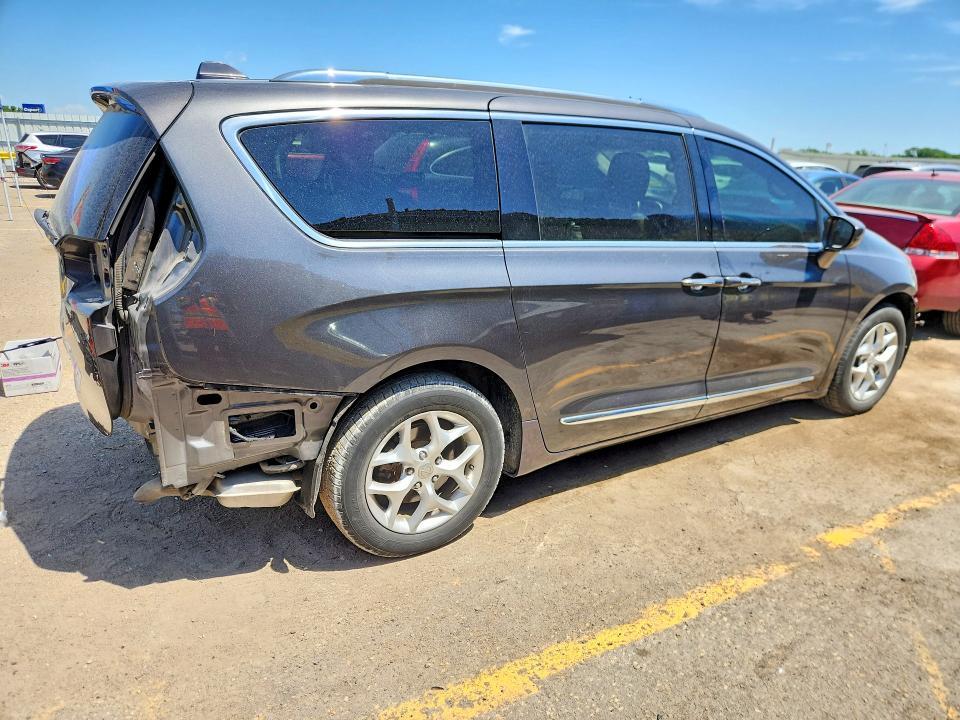 2017 Chrysler Pacifica Touring l Plus