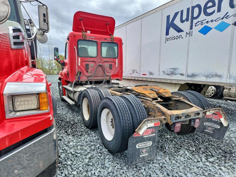 2011 Freigliner 2011 Freightliner Cascadia Semi Truck