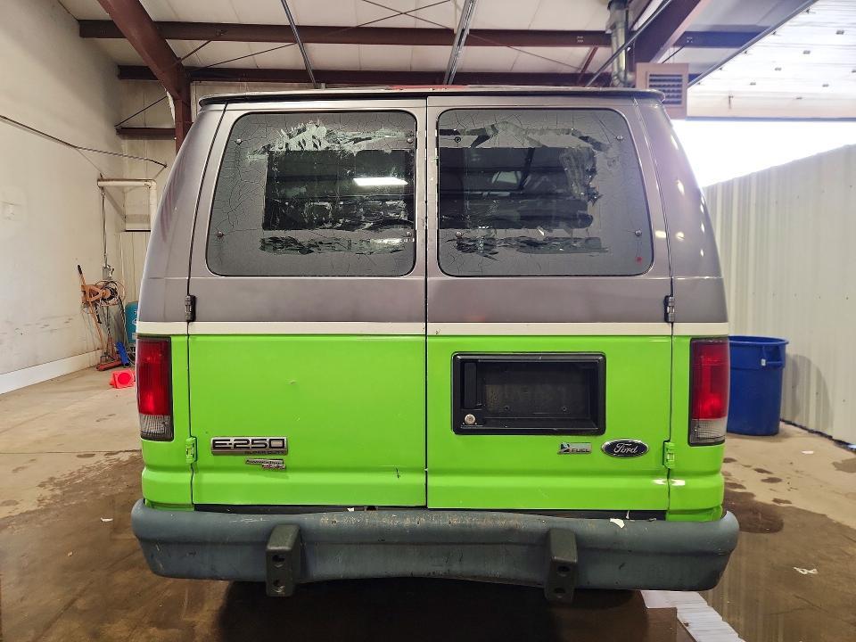 2013 Ford Econoline E250 van