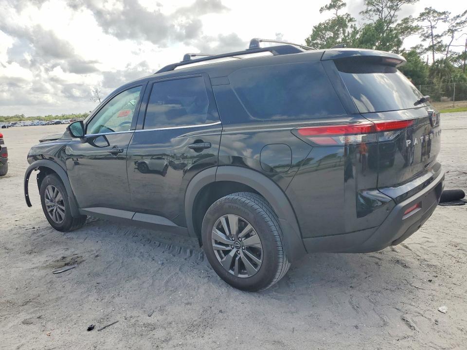 2025 Nissan Pathfinder sv
