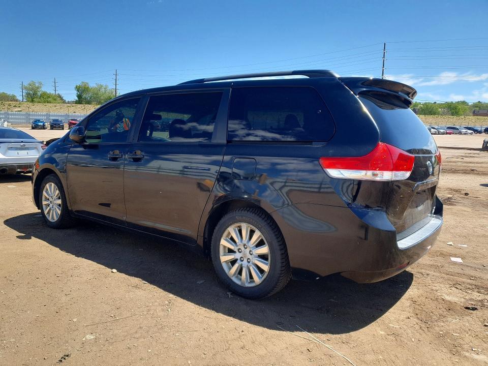 2011 Toyota Sienna xle 7-passenger