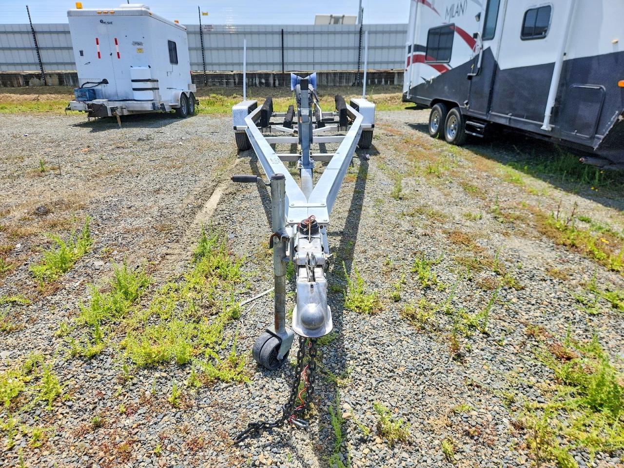 2000 Loadmaster Trailers