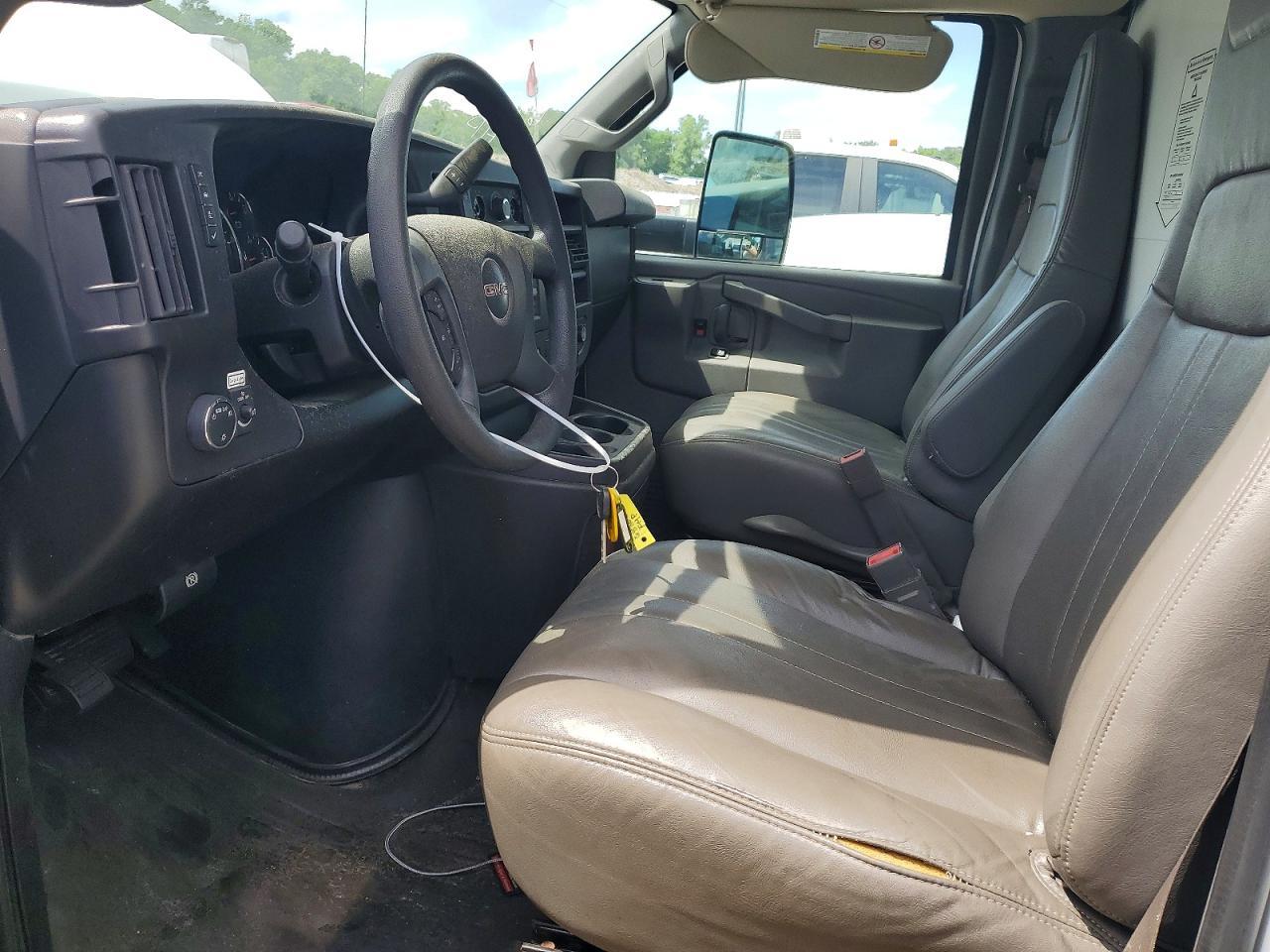 2021 GMC Savana BOX Truck