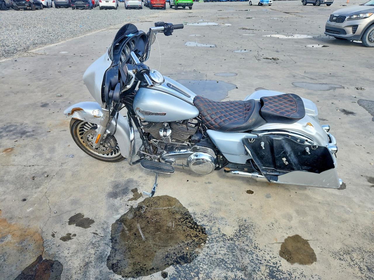 2023 Harley-Davidson Flhx