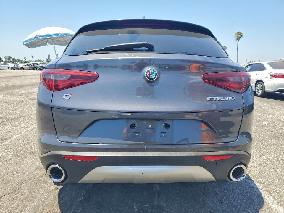 2018 Alfa Romeo Stelvio ti Sport