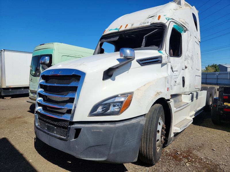 2019 Freightliner Cascadia 126 Semi Truck