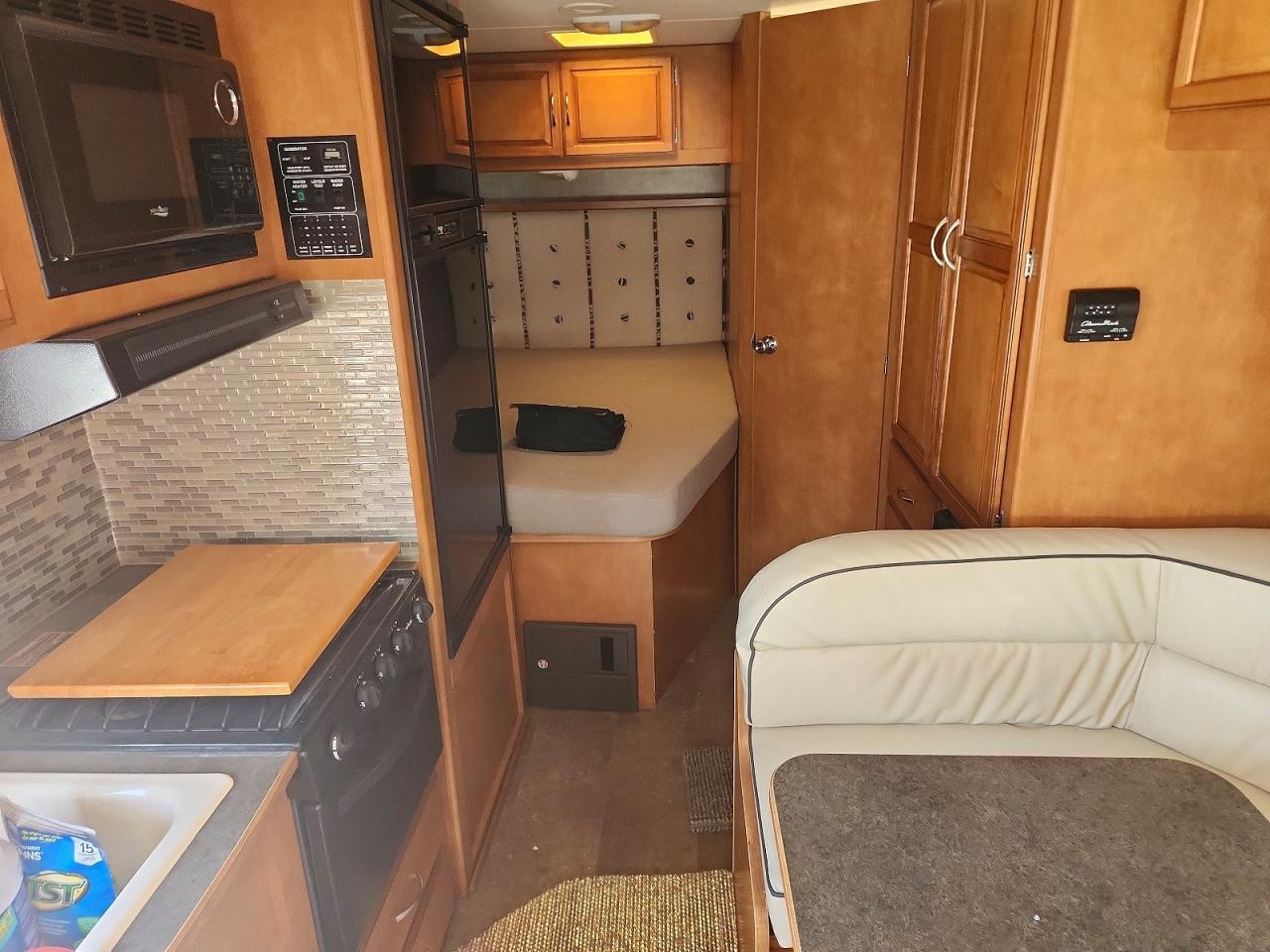 2016 Winnebago MINNIIE22R RV