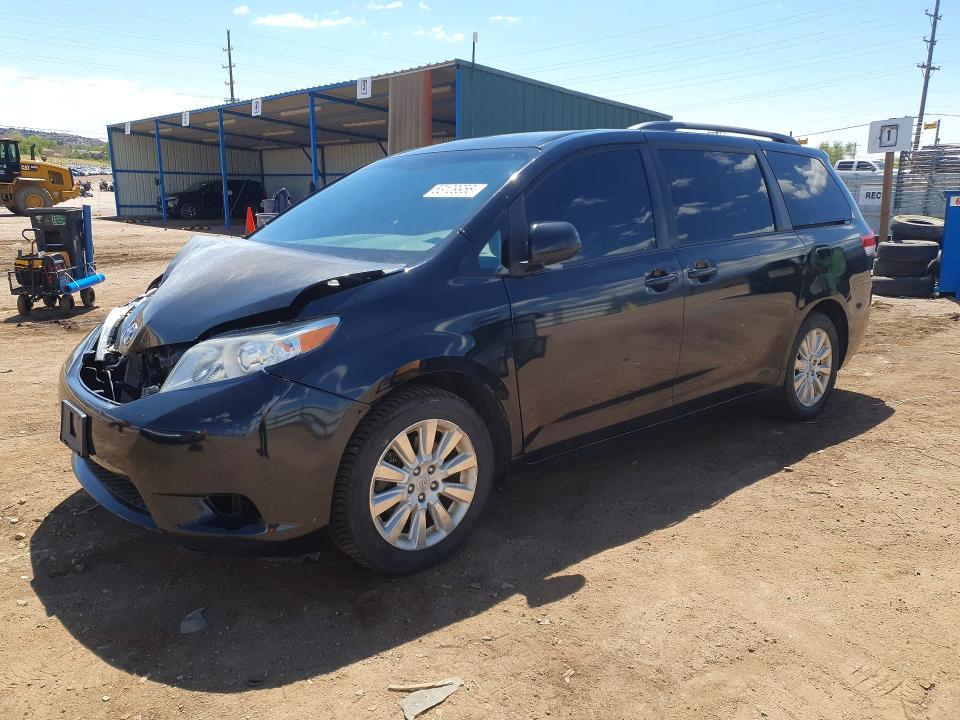 2011 Toyota Sienna xle 7-passenger