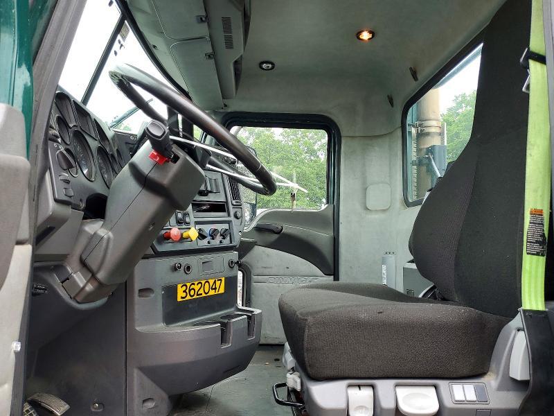 2017 Mack CXU612 Semi Truck